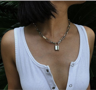 Stylish geometric elements necklaces